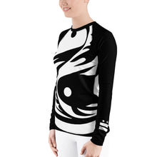 Load image into Gallery viewer, Women&#39;s Black and White All Over Print BETA Nogi Rash Guard